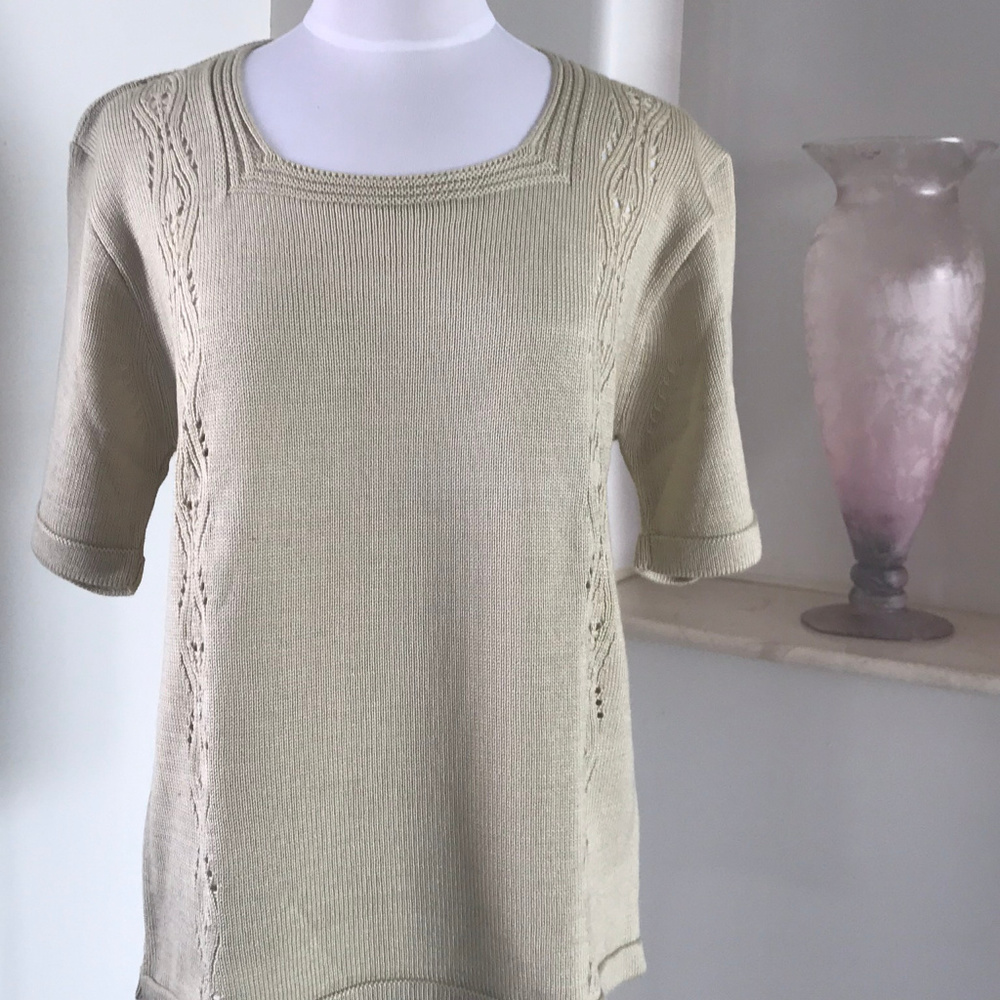 Sweater-Size Large - Picture 3 of 5